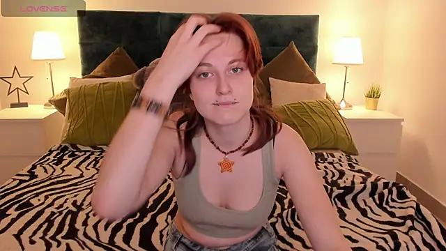 Snapshot of Jiffyyo chatting on 02.01.25 Jiffyyo online show from 02.01.25