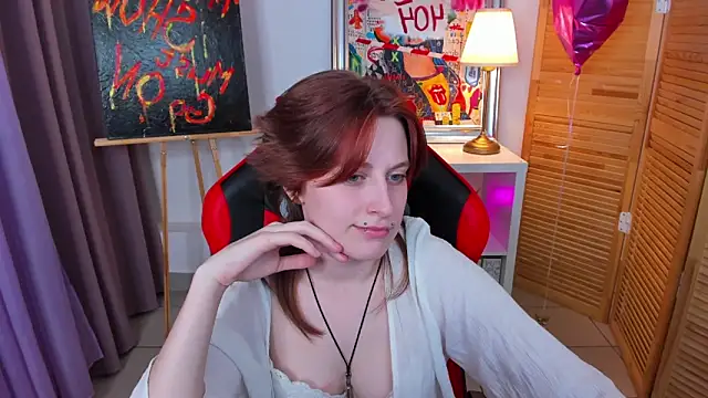 Snapshot of Jiffyyo chatting on 03.14.25 Jiffyyo online show from 03.14.25