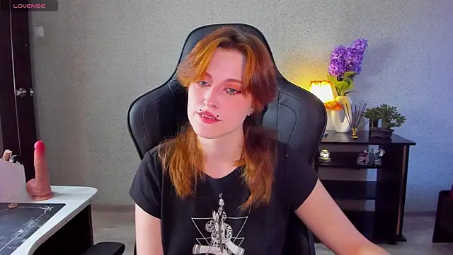 Snapshot of Jiffyyo chatting on 09.11.25 Jiffyyo online show from 09.11.25