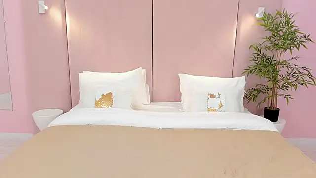 SandraTucker online show from 01.22.25