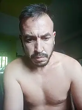 Snapshot of wapo100x100 chatting on 10.14.25 wapo100x100 online show from 10.14.25