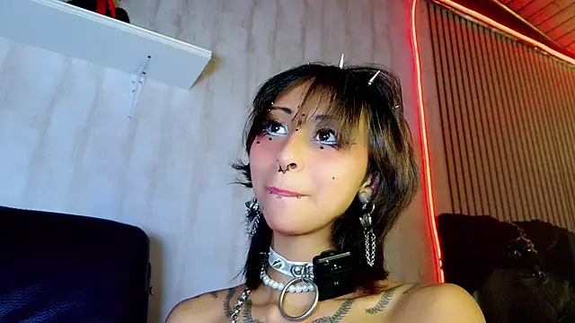 Snapshot of verhona_vlad chatting on 02.26.25 verhona vlad online show from 02.26.25