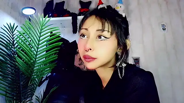 Snapshot of verhona_vlad chatting on 03.04.25 verhona vlad online show from 03.04.25