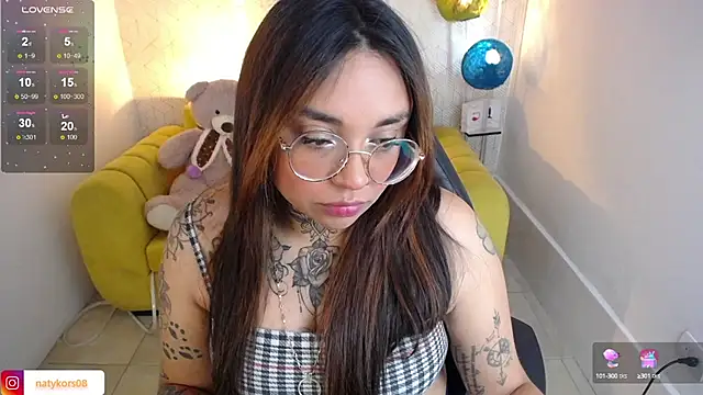 Snapshot of natyk_m chatting on 02.08.25 natyk m online show from 02.08.25