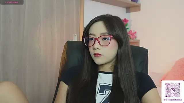 Snapshot of sophi_lii chatting on 04.27.26 sophi lii online show from 04.27.26