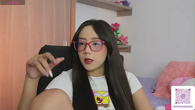 Snapshot of sophi_lii chatting on 05.06.26 sophi lii online show from 05.06.26