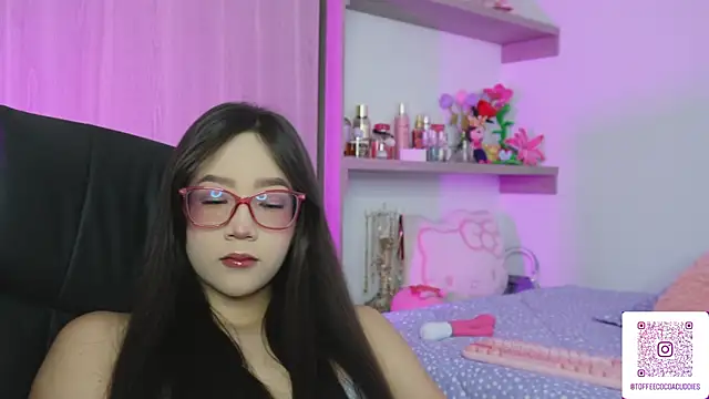 Snapshot of sophi_lii chatting on 05.16.26 sophi lii online show from 05.16.26