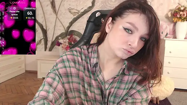 BritneyBarker online show from 10.31.25