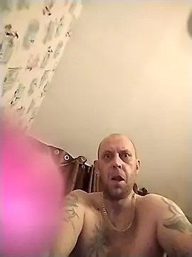 Snapshot of MaxDevilWhite chatting on 11.15.25 MaxDevilWhite online show from 11.15.25