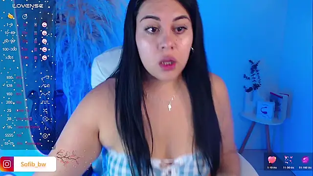 Snapshot of Sofi_BBW chatting on 10.24.25 Sofi BBW online show from 10.24.25