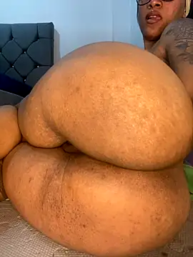 Snapshot of Charlotte_bronxxx chatting on 10.12.25 Charlotte bronxxx online show from 10.12.25