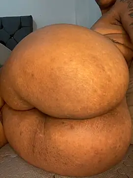 Snapshot of Charlotte_bronxxx chatting on 11.08.25 Charlotte bronxxx online show from 11.08.25