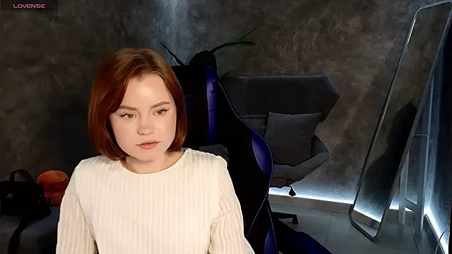 Snapshot of lu_muon chatting on 02.04.25 lu muon online show from 02.04.25