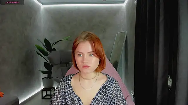 Snapshot of lu_muon chatting on 02.10.25 lu muon online show from 02.10.25