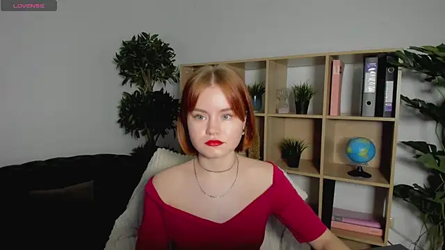 Snapshot of lu_muon chatting on 02.14.25 lu muon online show from 02.14.25