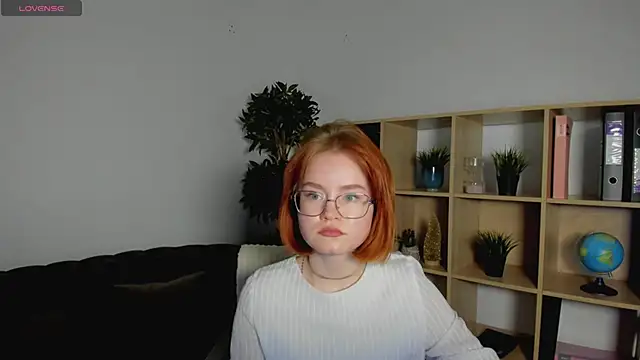 Snapshot of lu_muon chatting on 02.21.25 lu muon online show from 02.21.25