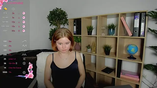 Snapshot of lu_muon chatting on 02.22.25 lu muon online show from 02.22.25