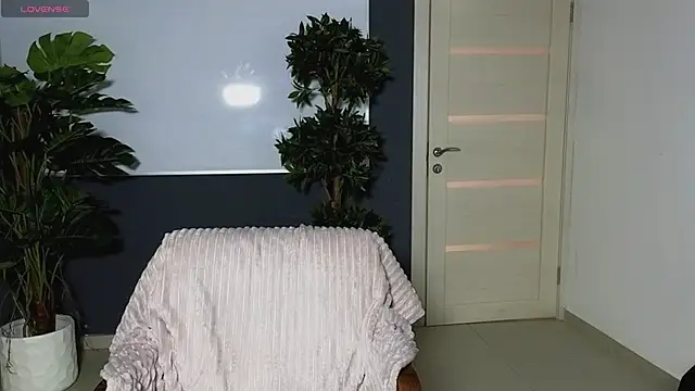 Snapshot of lu_muon chatting on 02.25.25 lu muon online show from 02.25.25