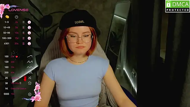 Snapshot of lu_muon chatting on 03.10.25 lu muon online show from 03.10.25