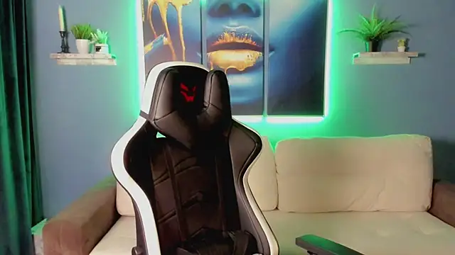 Snapshot of lu_muon chatting on 09.14.25 lu muon online show from 09.14.25