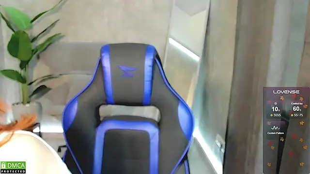 Snapshot of lu_muon chatting on 09.21.25 lu muon online show from 09.21.25