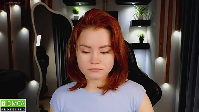 Snapshot of lu_muon chatting on 10.21.25 lu muon online show from 10.21.25