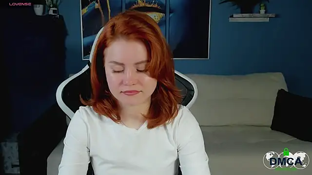 Snapshot of lu_muon chatting on 10.25.25 lu muon online show from 10.25.25