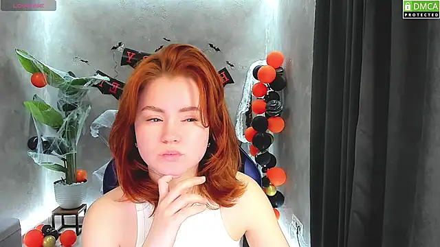 Snapshot of lu_muon chatting on 10.30.25 lu muon online show from 10.30.25