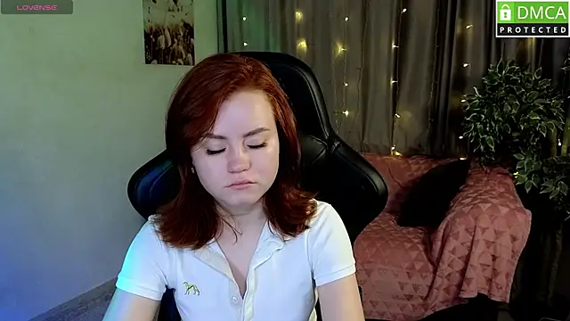 Snapshot of lu_muon chatting on 11.14.25 lu muon online show from 11.14.25