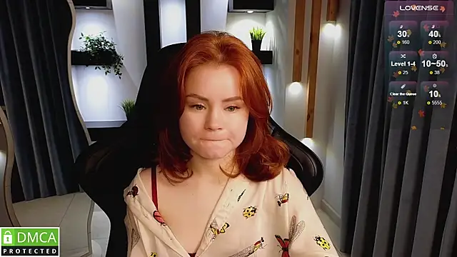 Snapshot of lu_muon chatting on 11.27.25 lu muon online show from 11.27.25