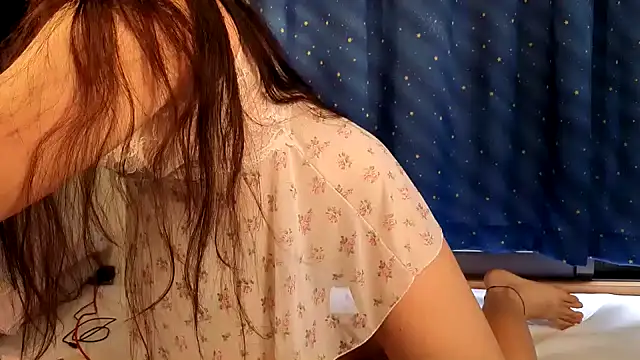Snapshot of Sisi_cute chatting on 04.12.26 Sisi cute online show from 04.12.26