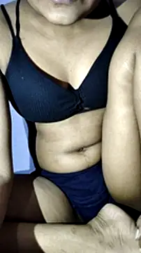 Snapshot of Red-Rose25 chatting on 02.02.25 Red-Rose25 online show from 02.02.25