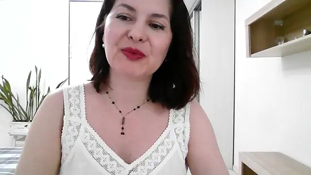 Victoria Glam online show from 09.27.25