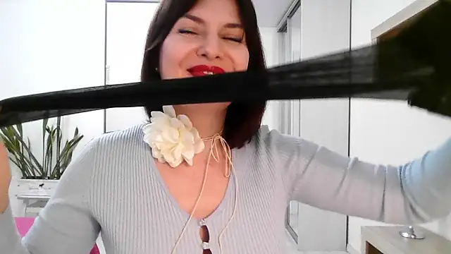 Victoria Glam online show from 03.06.26