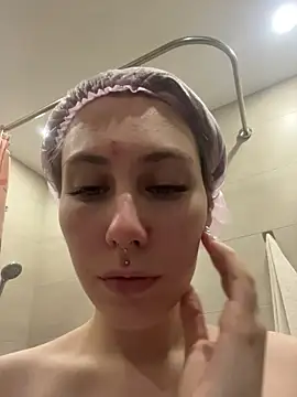 Molli Luv online show from 11.12.25