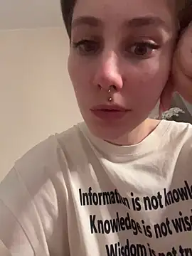 Molli Luv online show from 11.21.25