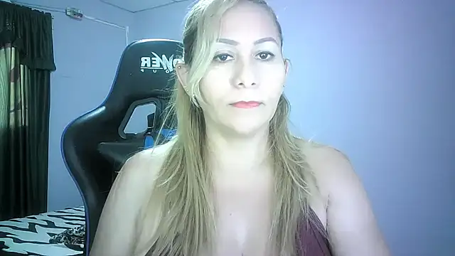 mariana0x online show from 11.11.25