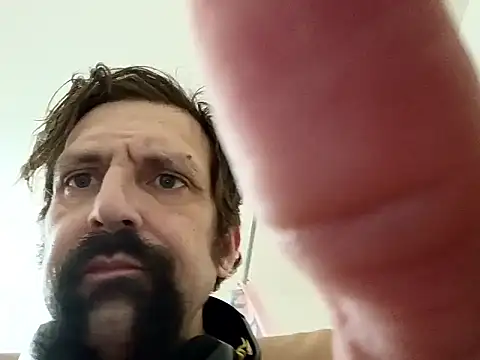 Johndis805 online show from 10.31.25