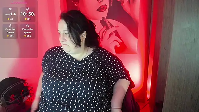 QueenOfHaze online show from 04.17.26