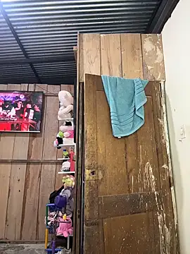 Snapshot of kanper chatting on 11.30.25 kanper online show from 11.30.25