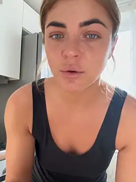 Donna Sun online show from 02.24.25