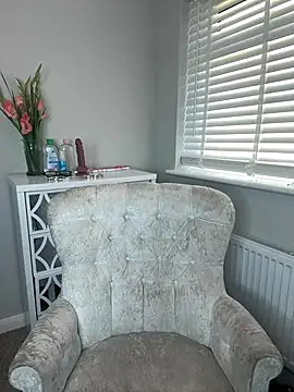 Snapshot of MakemeMillie1 chatting on 09.24.25 MakemeMillie1 online show from 09.24.25