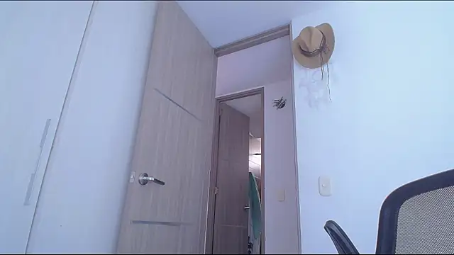 Zoedaniels online show from 03.04.26