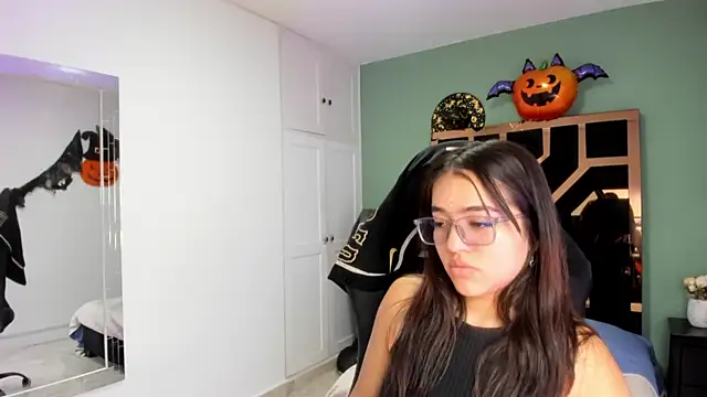 Billie Jhonson  online show from 10.21.25