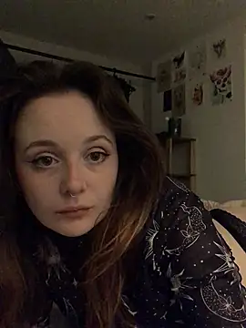 Snapshot of Azapourtoi chatting on 02.19.25 Azapourtoi online show from 02.19.25