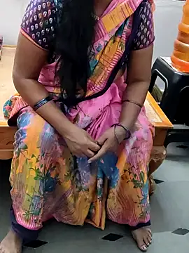 Snapshot of laxmitelugu78 chatting on 01.28.25 laxmitelugu78 online show from 01.28.25