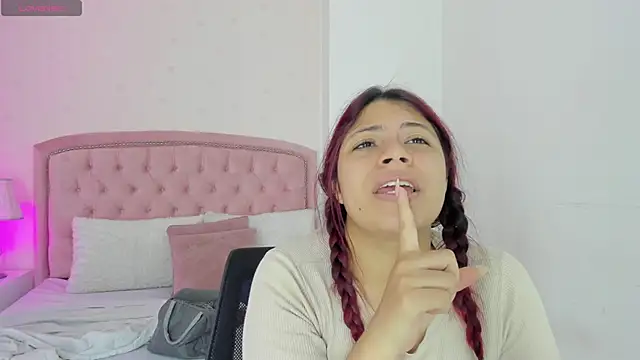 Kendall  Fox online show from 10.26.25