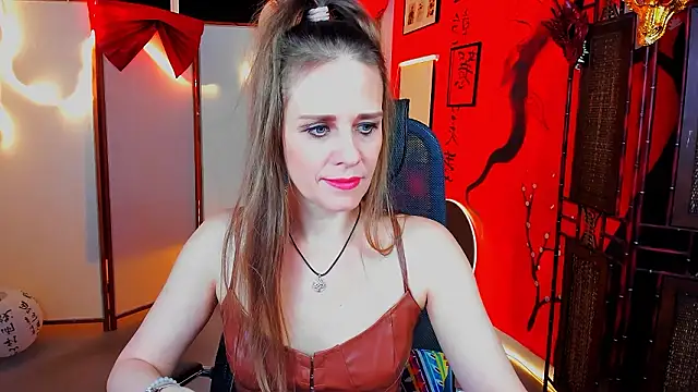 Snapshot of EmiliaBedy chatting on 02.04.26 EmiliaBedy online show from 02.04.26