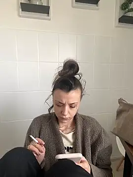 Snapshot of bunnythetailor chatting on 02.19.25 bunnythetailor online show from 02.19.25