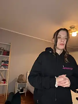 Snapshot of bunnythetailor chatting on 02.27.25 bunnythetailor online show from 02.27.25